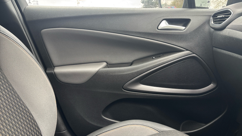 Vauxhall Crossland X 1.2T ecoTec [110] Tech Line Nav 5dr [6 Spd] [S/S] Petrol Hatchback